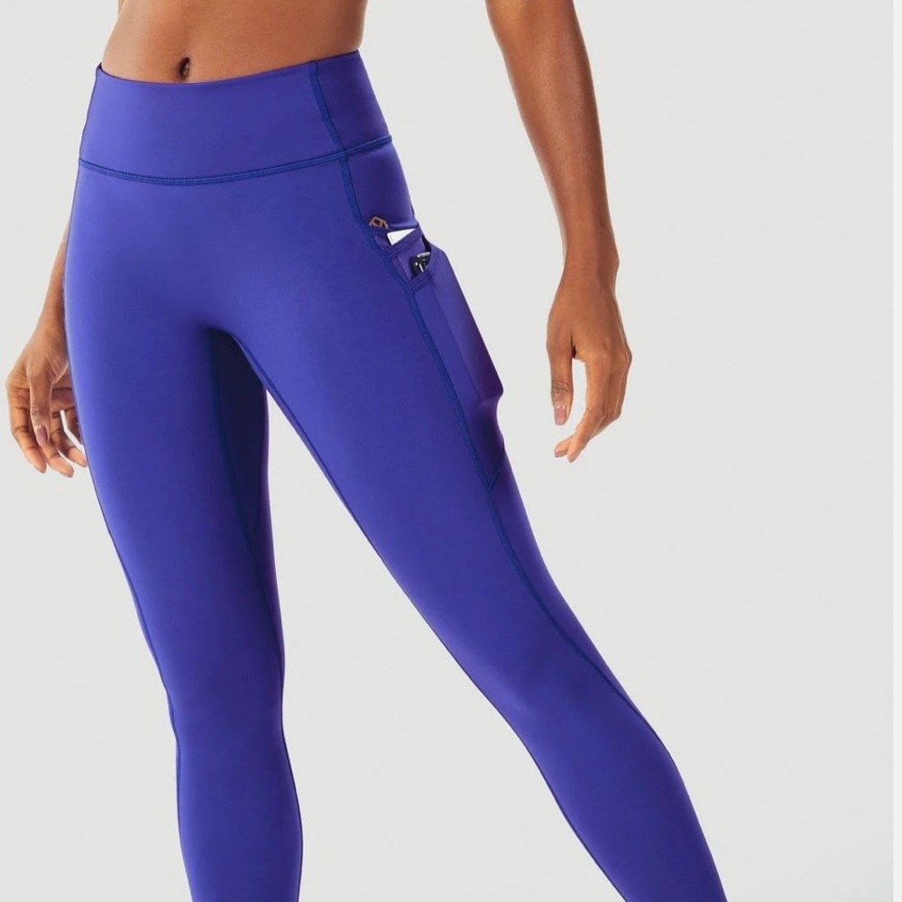 Trinity 7/8 Mesh Pocket Legging from Fabletics